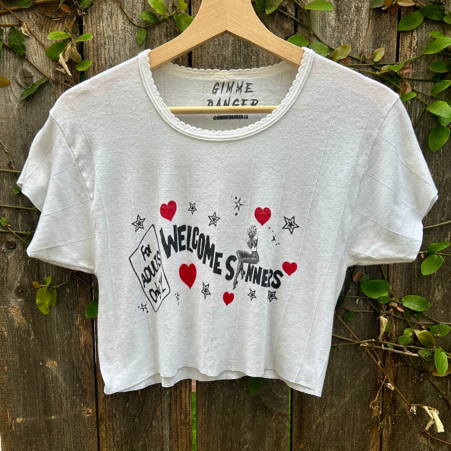 Gimme Danger 'Welcome Sinners' Vintage White Small Cropped Tee